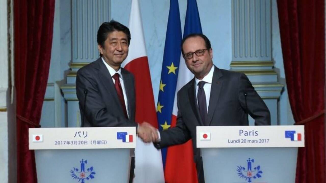 Hollande assure Abe du soutien au Japon face à la Corée du Nord