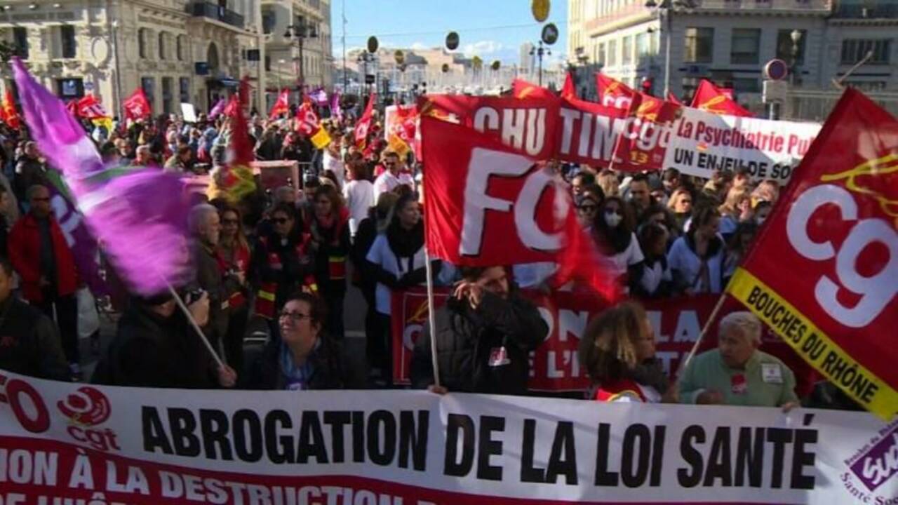 Infirmiers et aides-soignants manifestent à Paris et Marseille