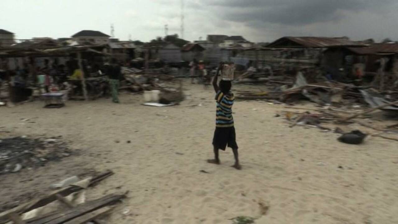 La destruction des bidonvilles de Lagos nourrit la colère