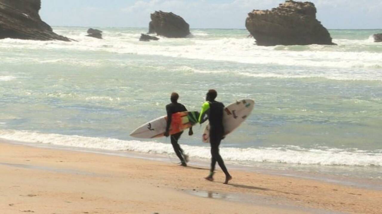 La France accueille les Mondiaux de surf à Biarritz