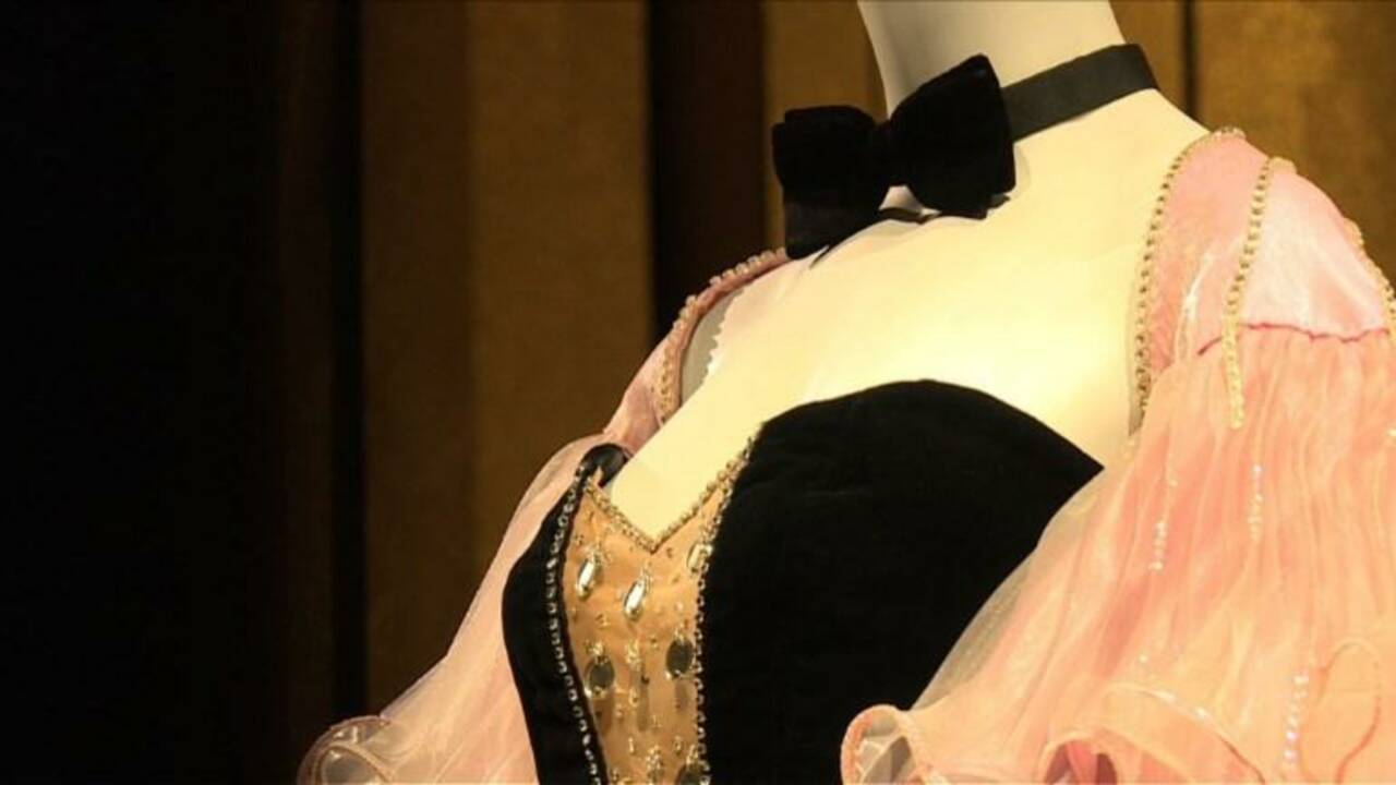 La garde-robe de Dalida exposée à Paris