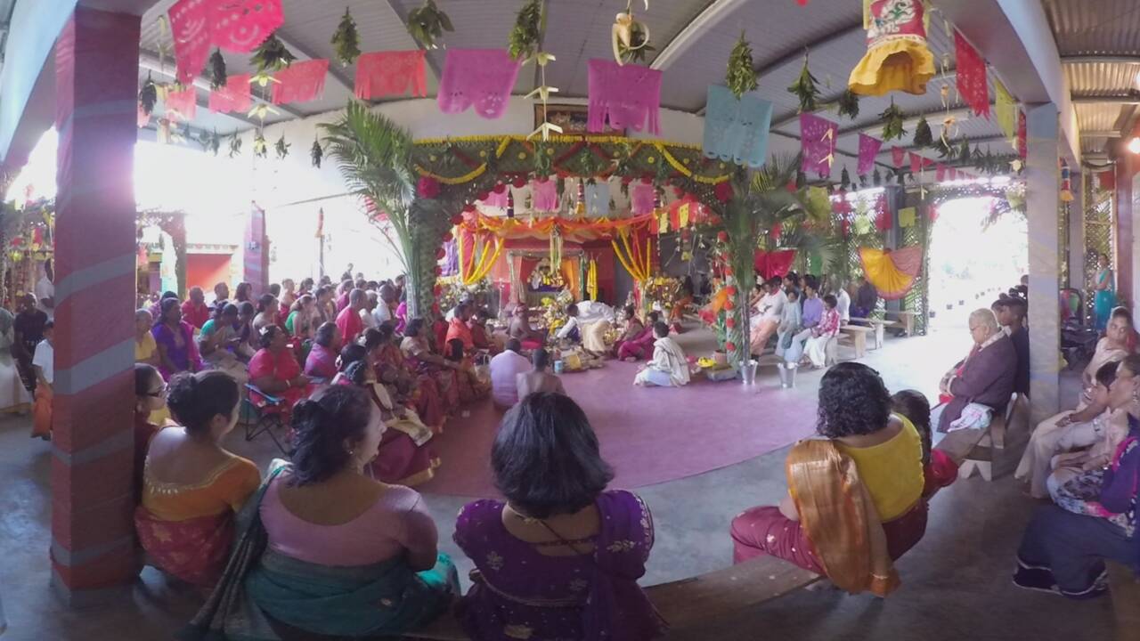 VIDÉO 360° – A La Réunion, la ferveur hindouiste de la communauté tamoule