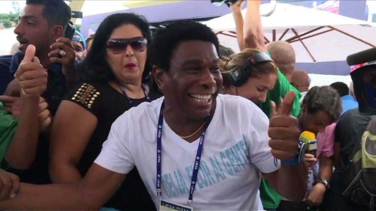 Le carnaval de Rio couronne un défilé anticorruption