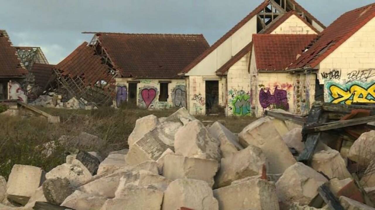 Les derniers jours d'un village réinvesti par des graffeurs