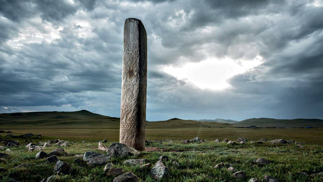 VIDÉO - Mystérieuses stèles de Mongolie : les sentinelles de la steppe