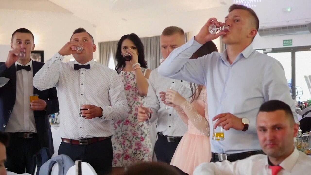 VIDÉO - Les Polonais et leur vodka : côté pile, côté face