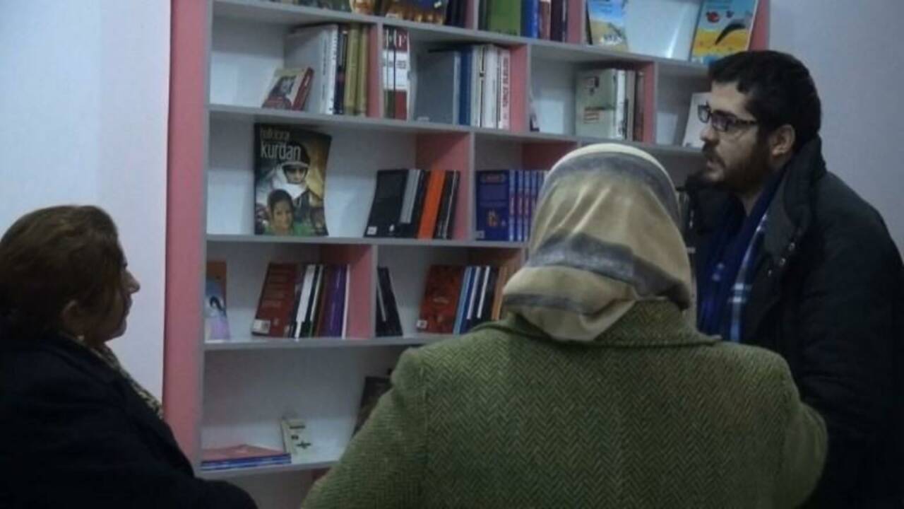 Lire des romans étrangers en kurde, enfin une réalité en Syrie