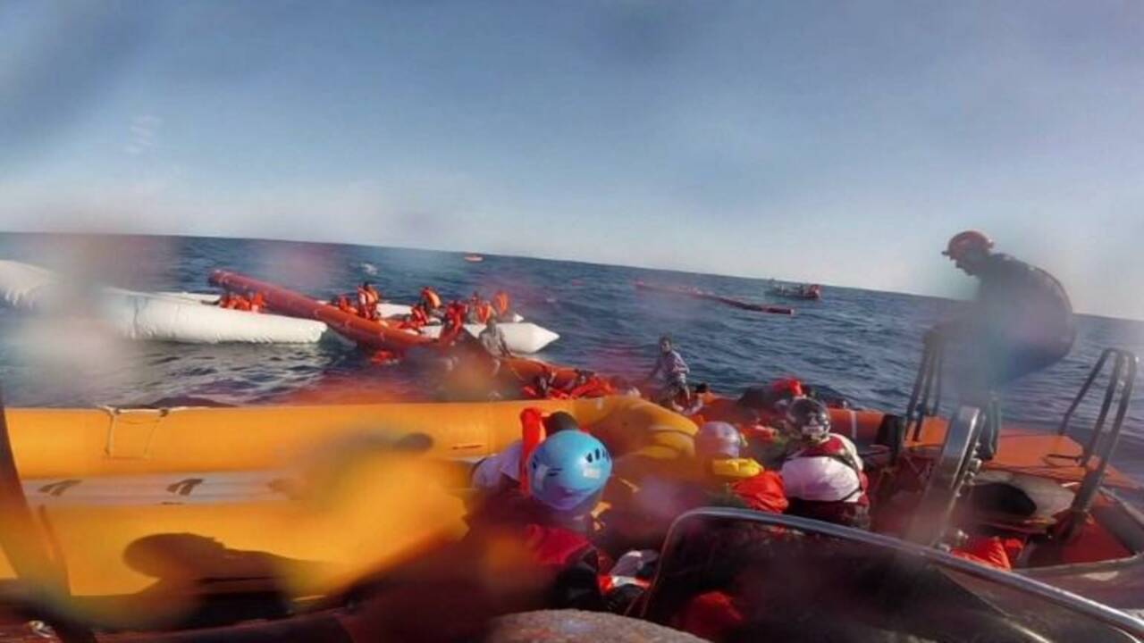 Migrants: deux femmes mortes en Méditerranée, nombreux disparus