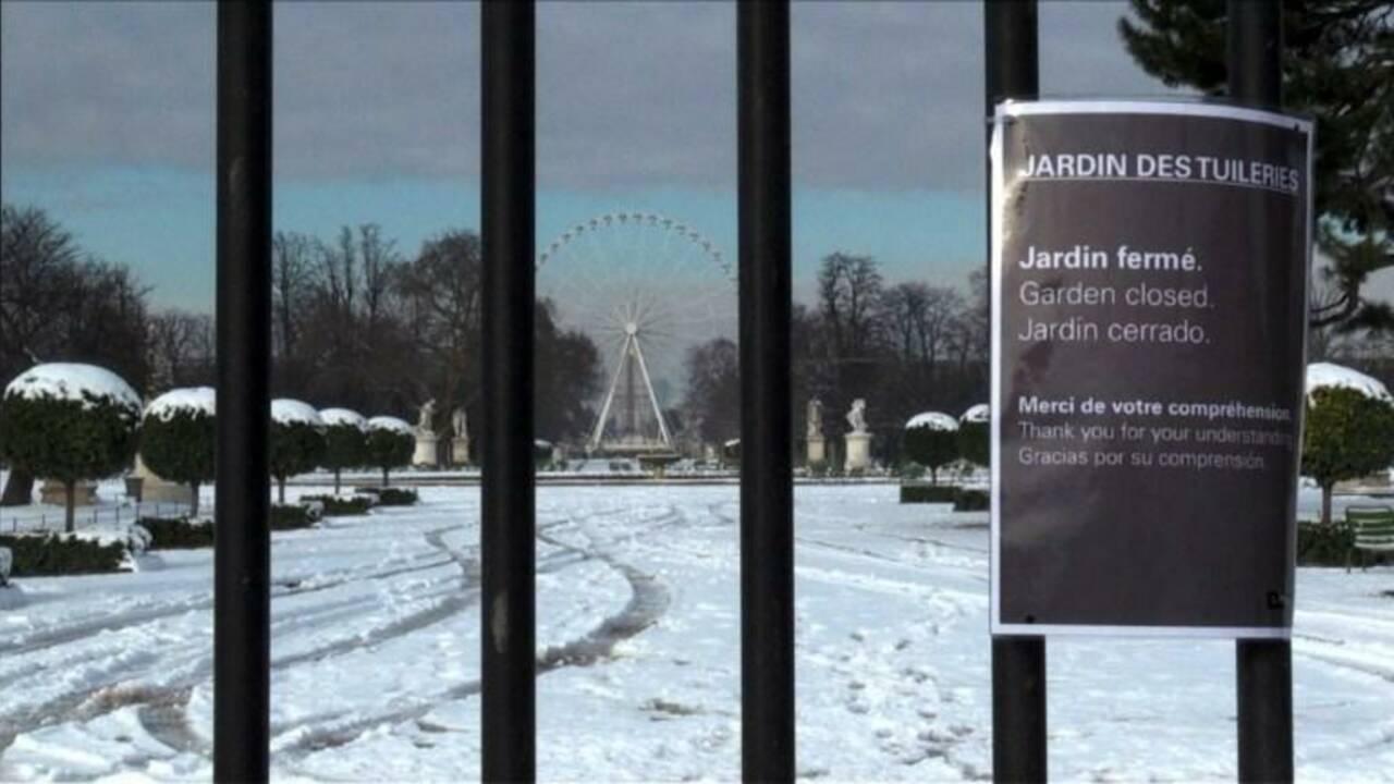 VIDÉO - Neige et verglas à Paris : fermeture du jardin des Tuileries