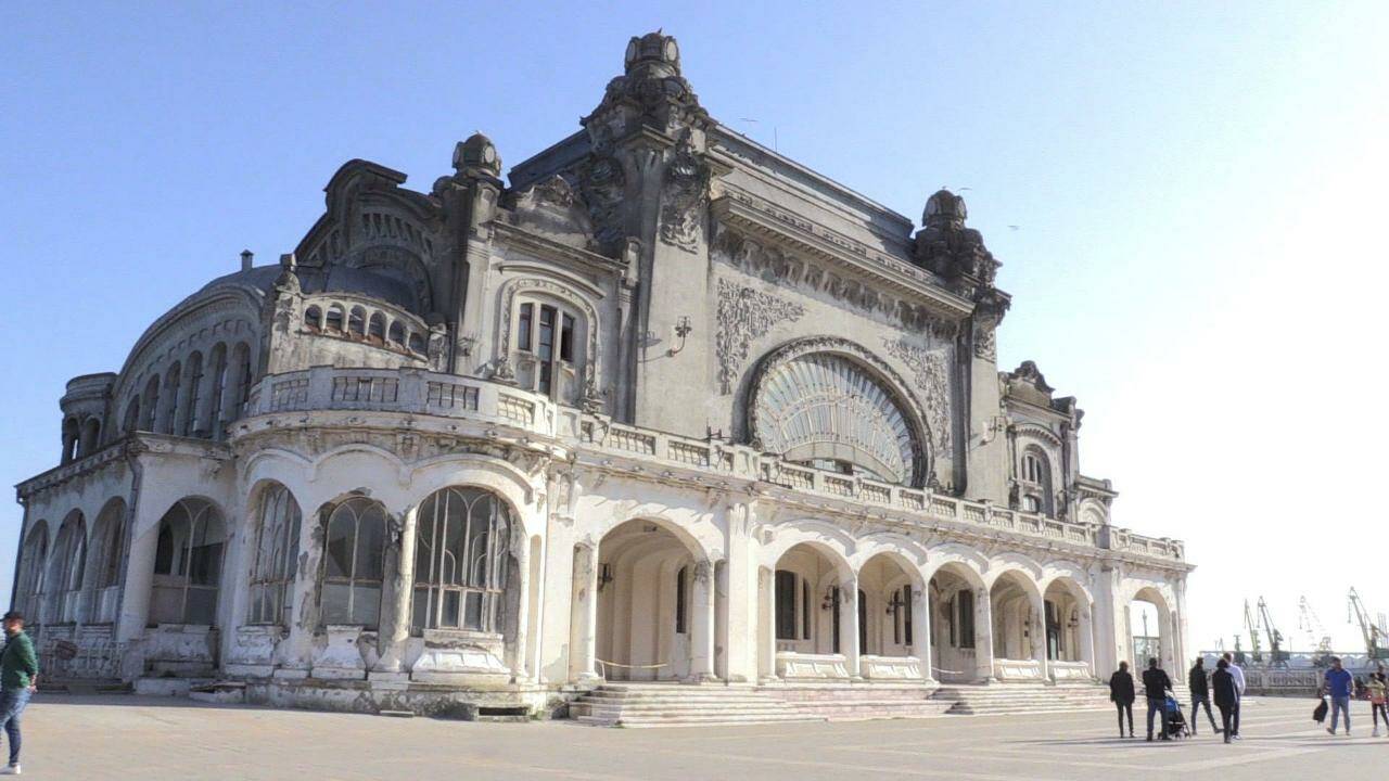 VIDÉO - Roumanie : alerte, patrimoine architectural en danger