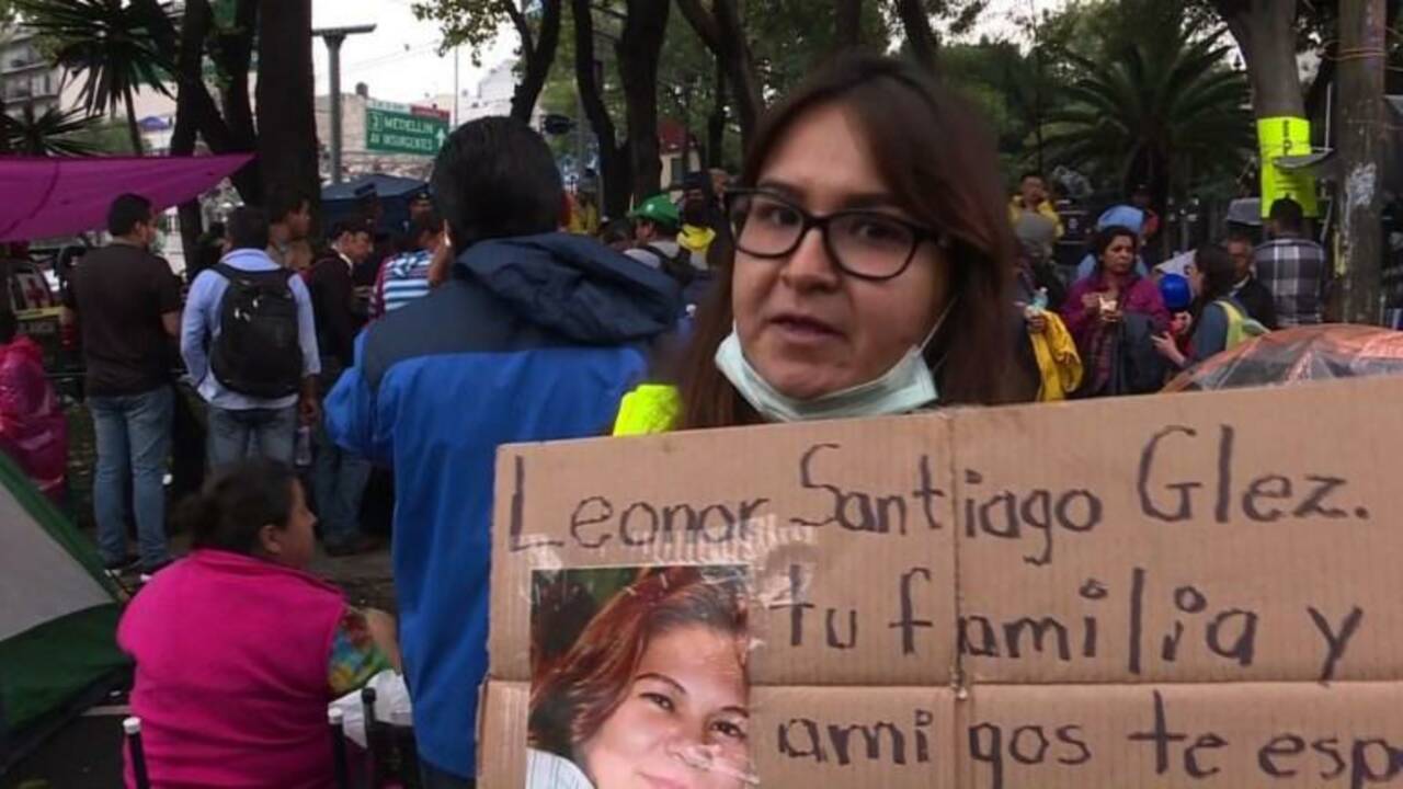 Séisme au Mexique: la terrible attente des familles