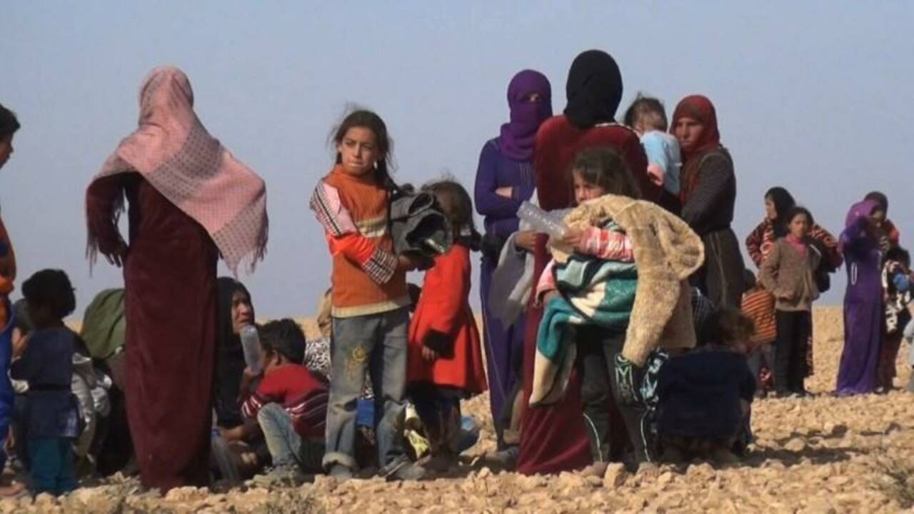 Syrie: des civils fuient la violence au nord de Raqa