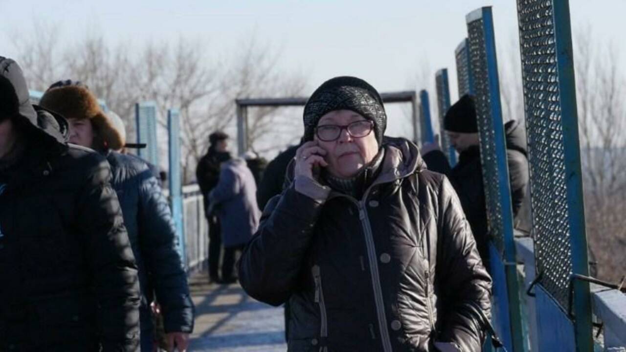 Système D pour téléphoner dans l'est de l'Ukraine en guerre