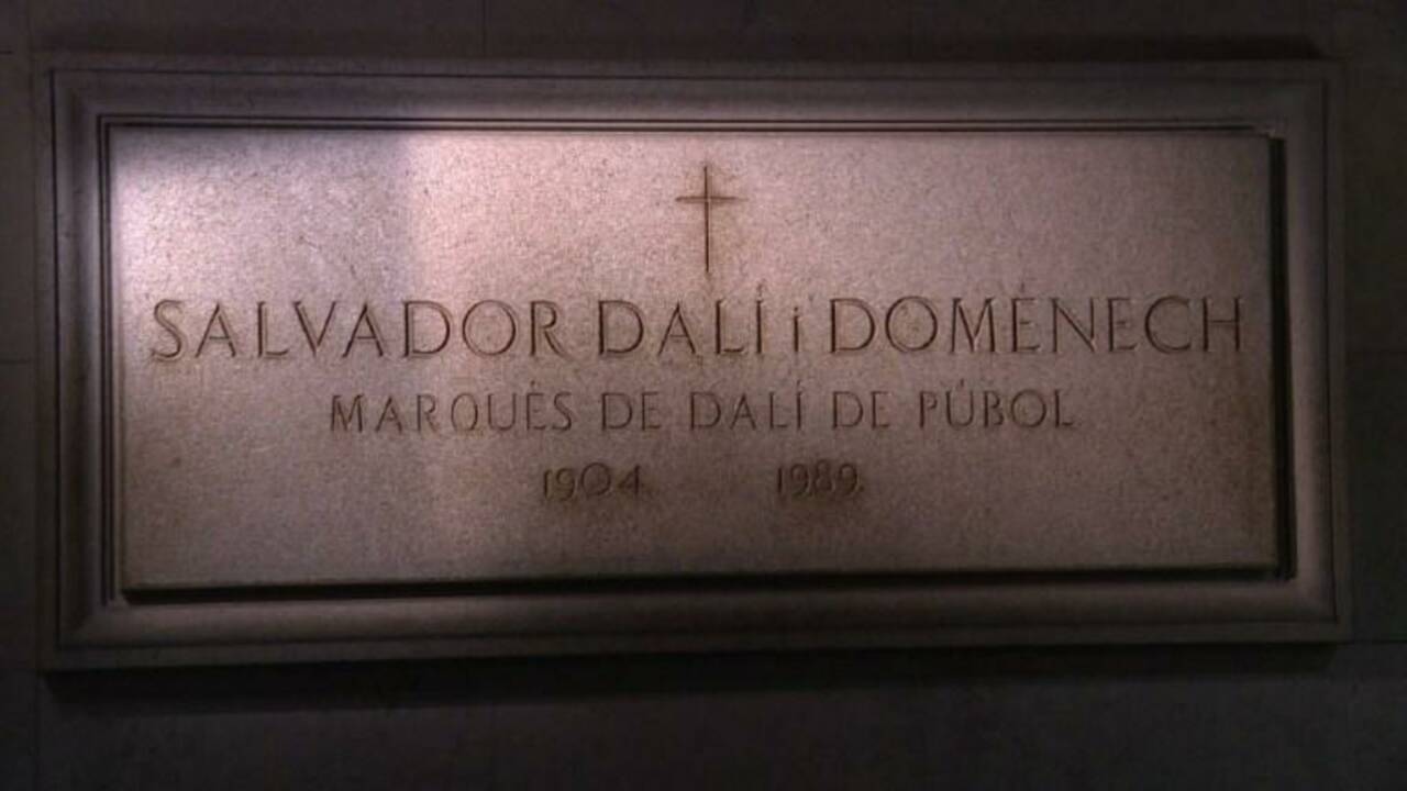Vingt-huit ans après sa mort, la surréaliste exhumation de Dali