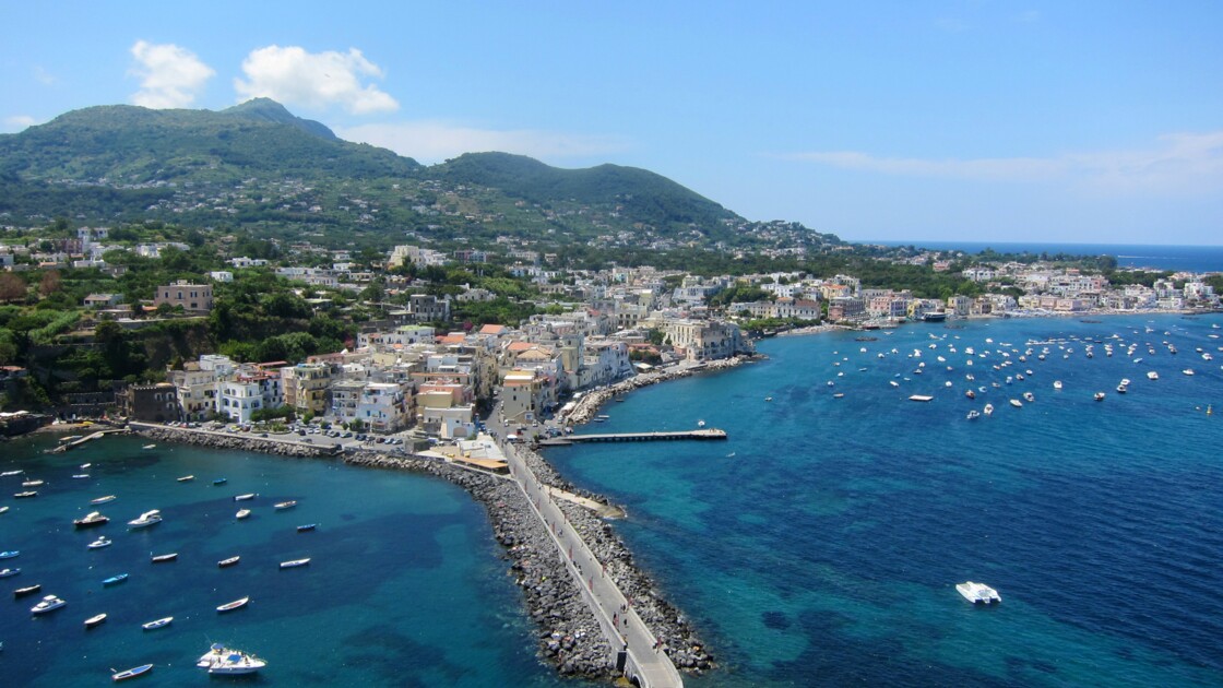 Italie Cinq Raisons D Embarquer Pour L Ile D Ischia Geo Fr