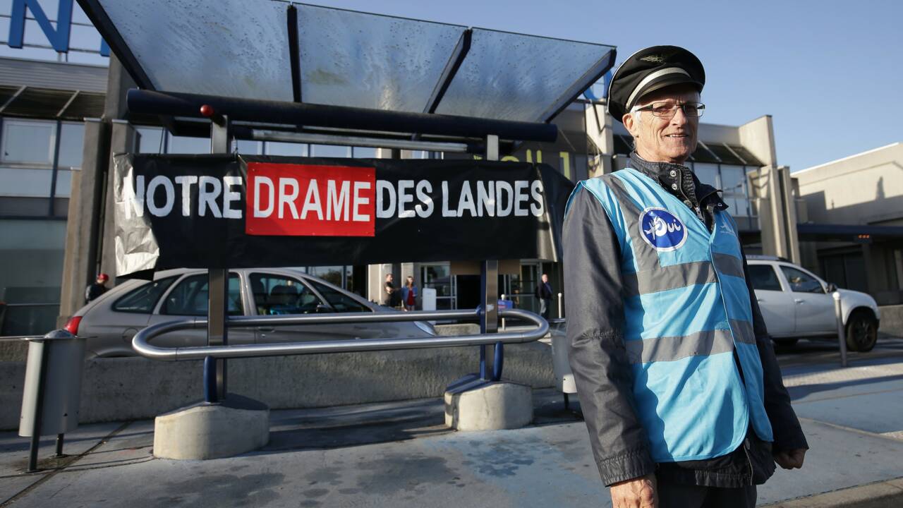 Rassemblement devant l'aéroport de Nantes pour exiger son "déménagement" à ND-des-Landes