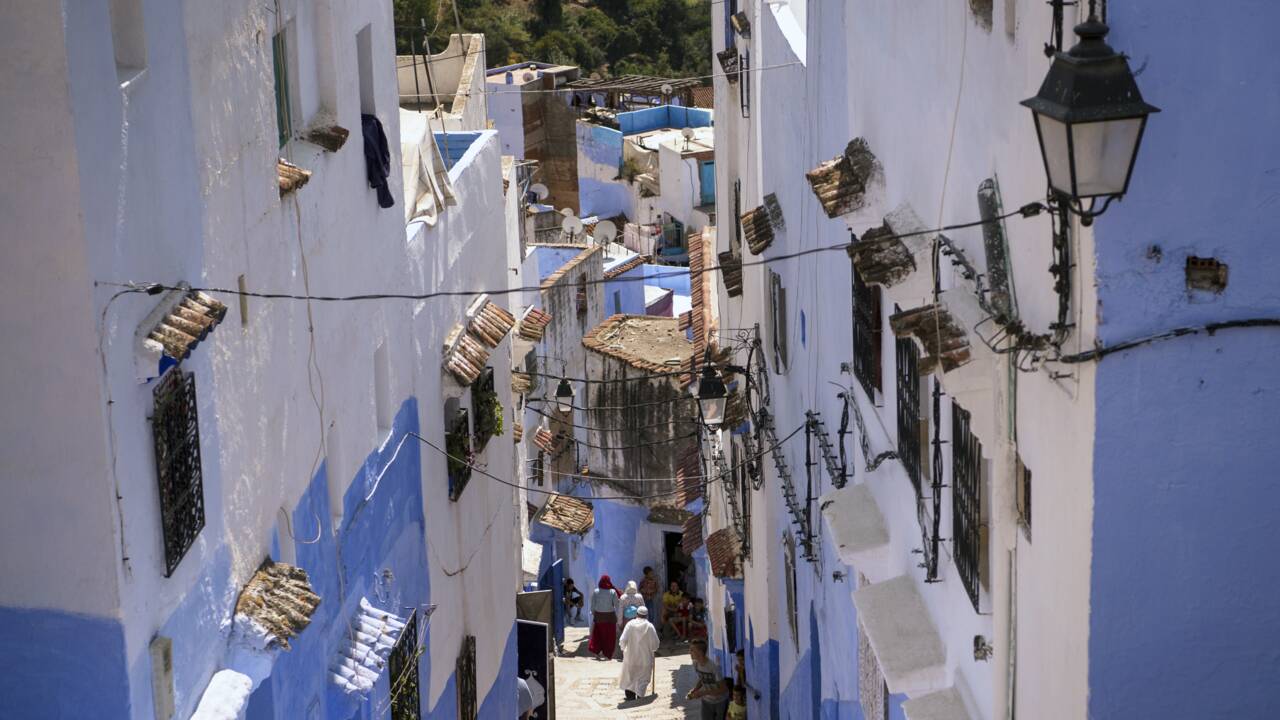 VIDÉO - Au Maroc, Chefchaouen, la ville bleue qui se veut verte