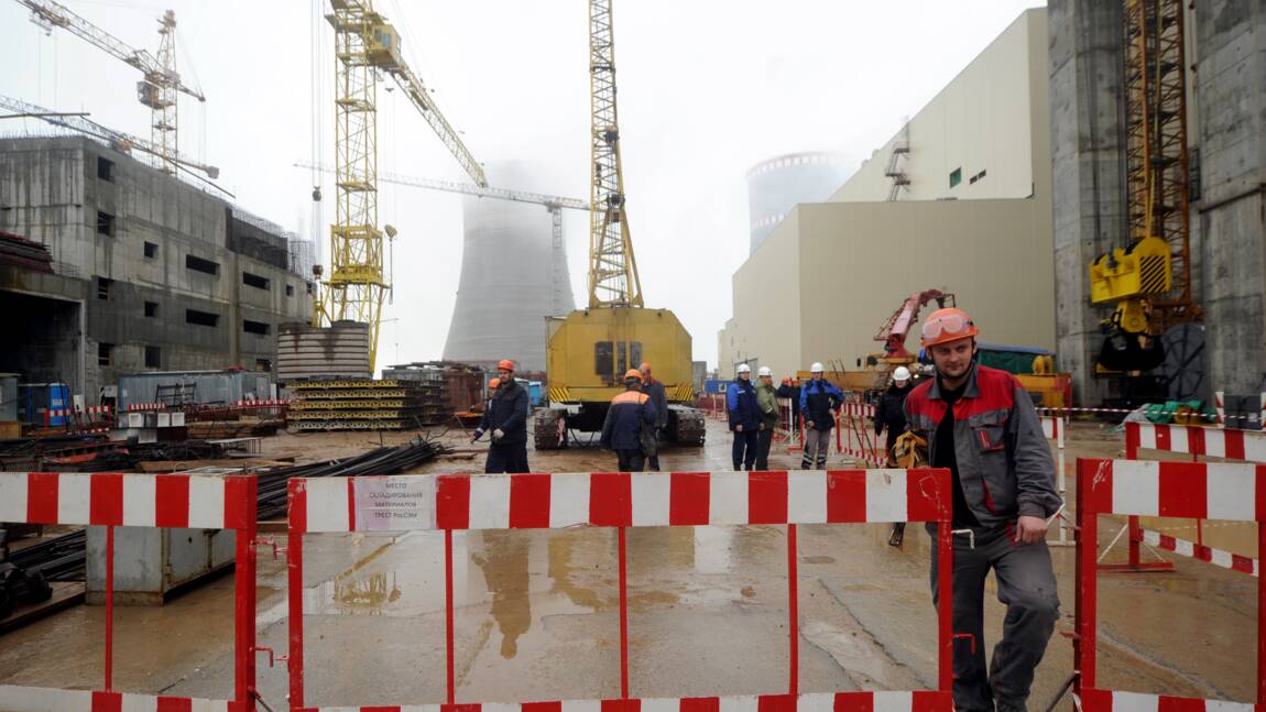 Le Bélarus construit sa première centrale nucléaire aux portes de l'UE