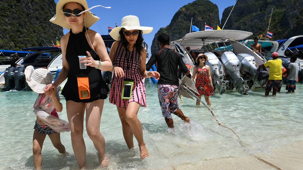 Thaïlande: la baie rendue célèbre par le film "La plage" reste fermée jusqu'en 2021
