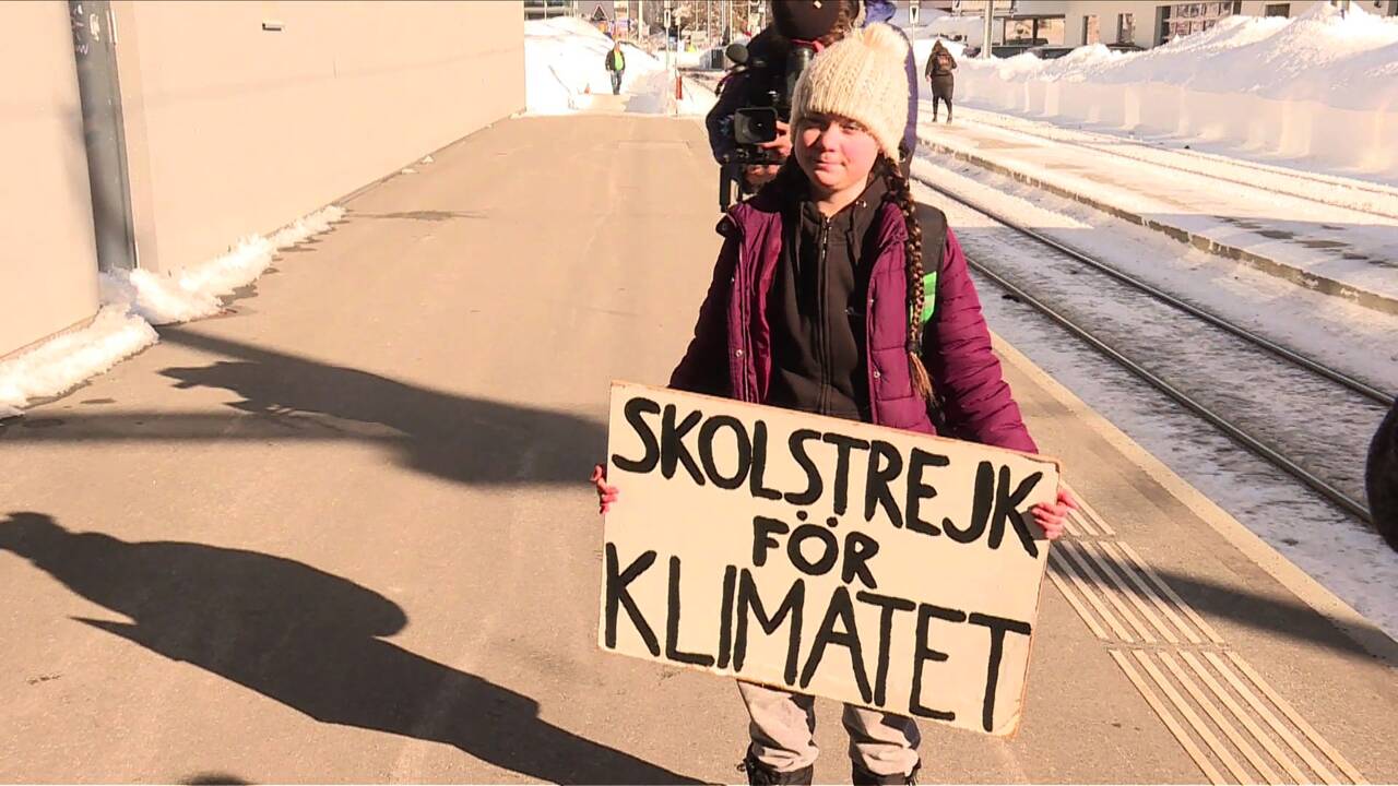 Climat: il est temps de "se mettre en colère", lance une militante de 16 ans à Davos
