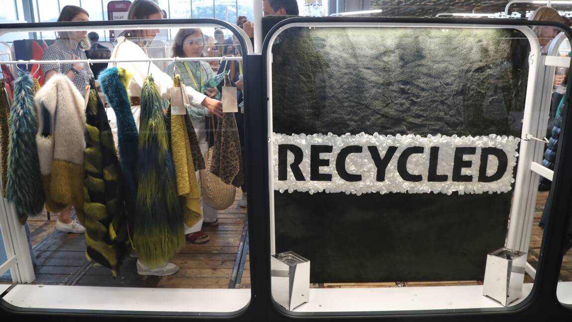 Blouson en ananas et baskets en bouteilles recyclées: la mode éco-responsable cartonne