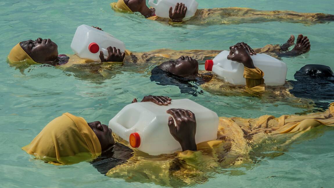 A Zanzibar, les filles peuvent (enfin) apprendre à nager