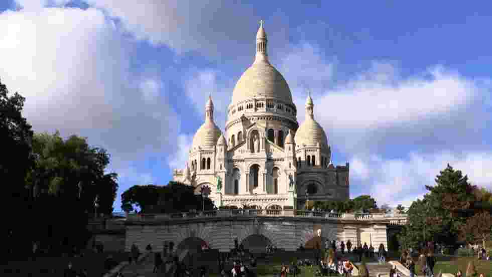 Paris : face au tourisme de masse, Montmartre tente de garder son ame