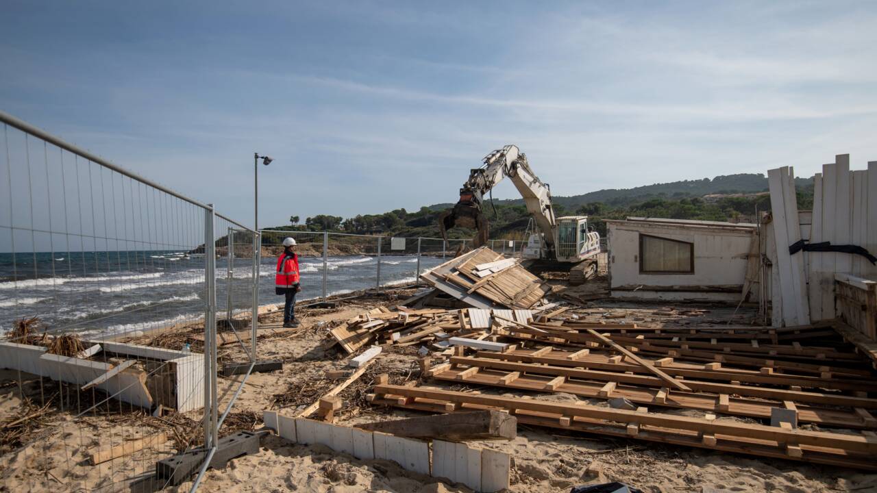 Les bulldozers à Pampelonne pour une plage plus sauvage