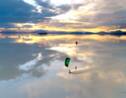 Bolivie : ils ont traversé le salar de Uyuni en kitesurf, une première !