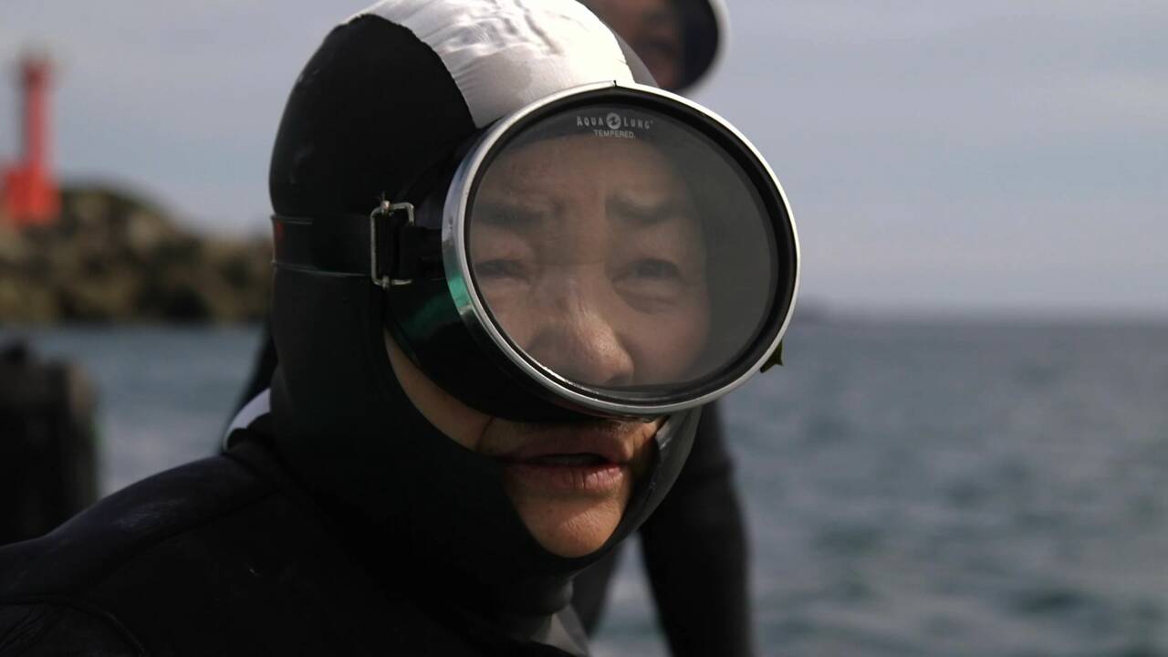 Japon : les "femmes de la mer", d'incroyables mamies championnes d'apnée