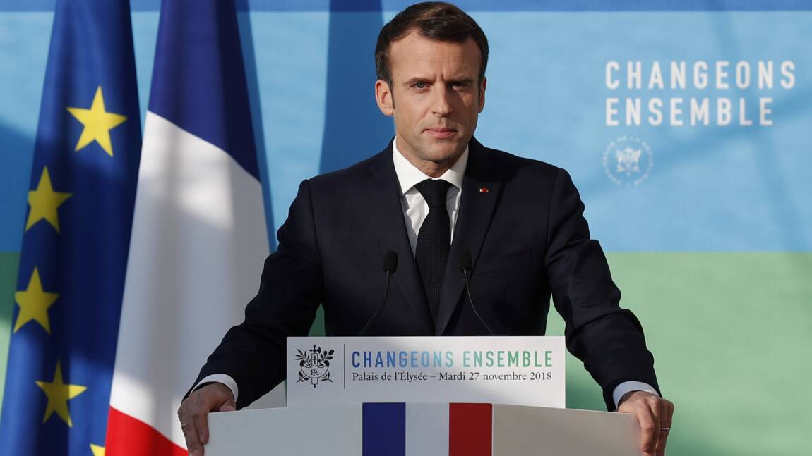 Macron choisit une voie médiane sur le nucléaire et promet un essor des renouvelables