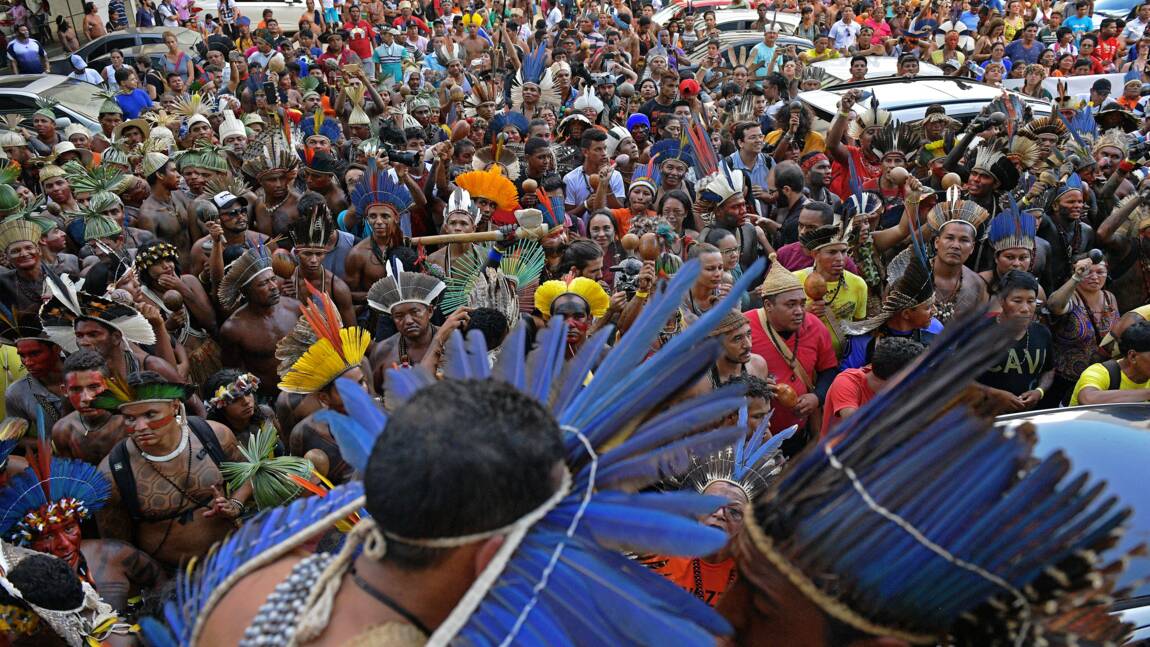 Brésil: Bolsonaro veut exploiter les ressources d'une réserve indigène
