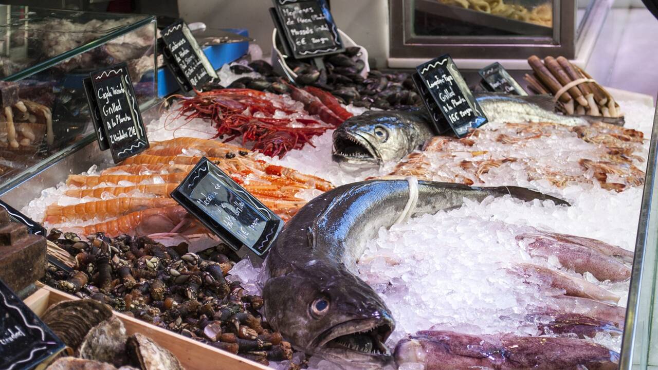 86% des poissons vendus en grande surface seraient issus d'une pêche "non durable" selon l'UFC-Que Choisir
