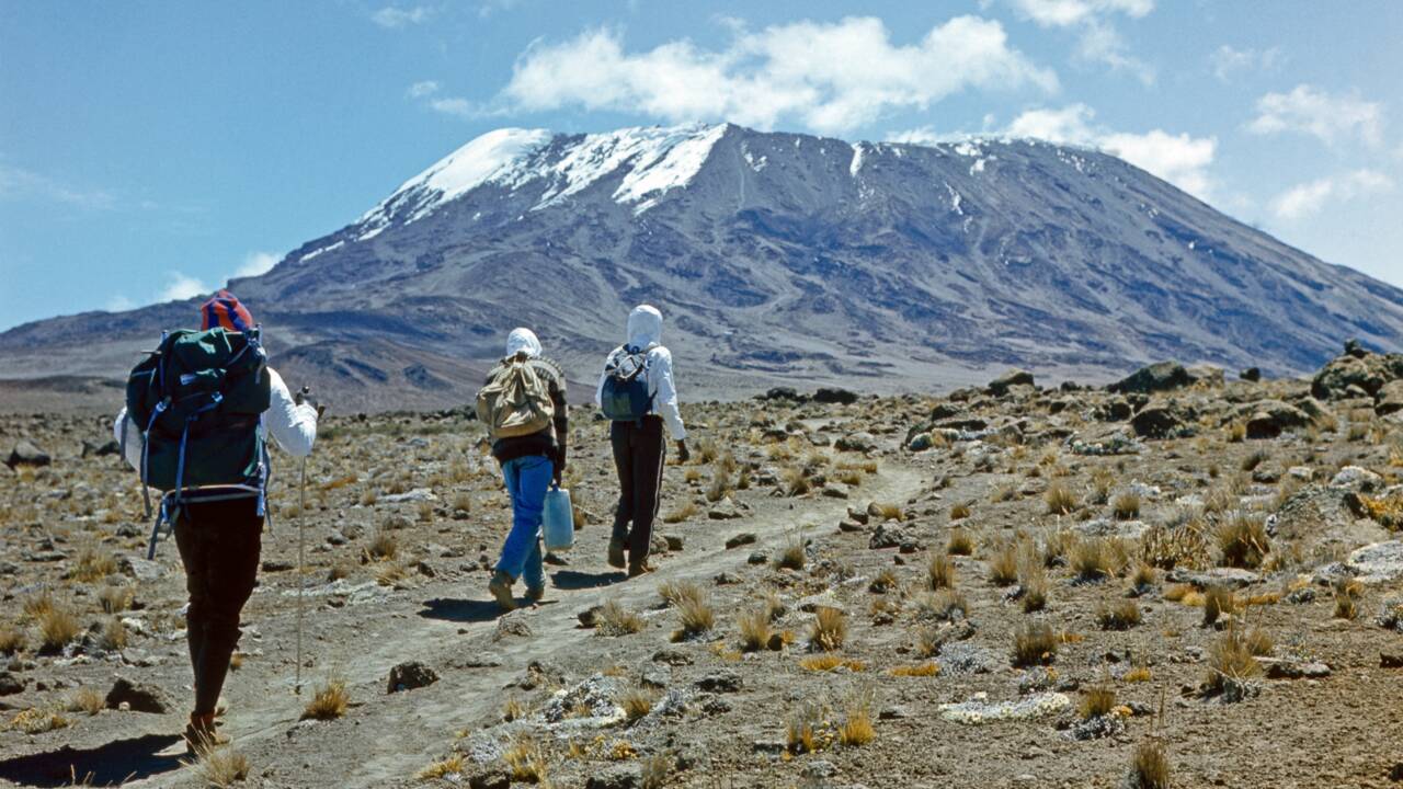 Tanzanie : une mère et son fils tentent l'ascension du Kilimandjaro