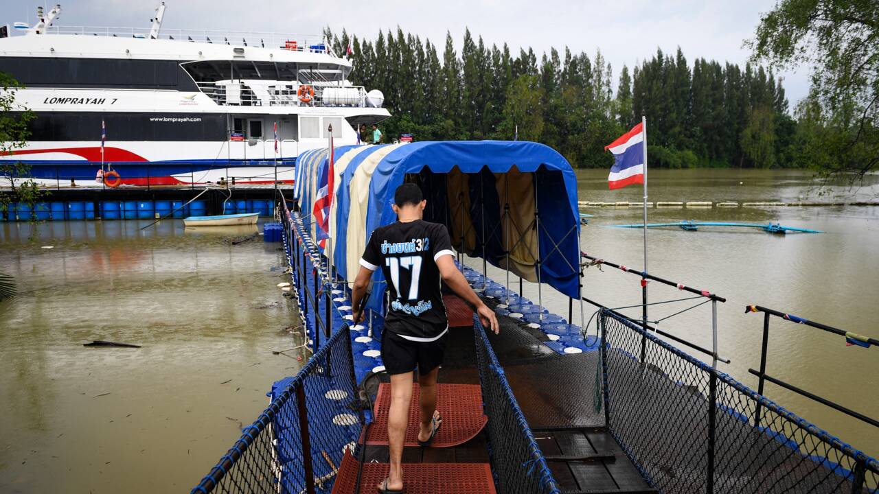 Des centaines de touristes bloqués sur des îles en Thaïlande avant la tempête Pabuk