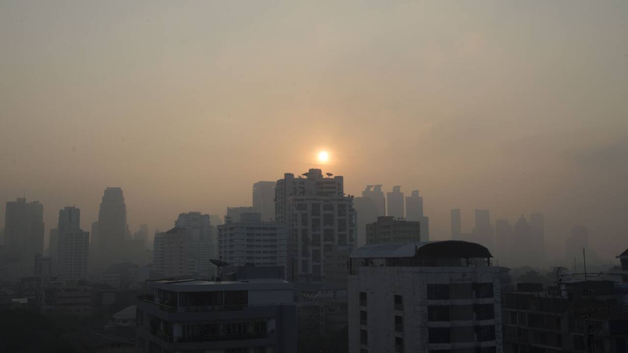 Bangkok envisage de provoquer des pluies pour chasser un sévère épisode de pollution