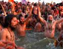 Le Kumbh Mela, l'un des plus grands festivals religieux au monde, a débuté en Inde