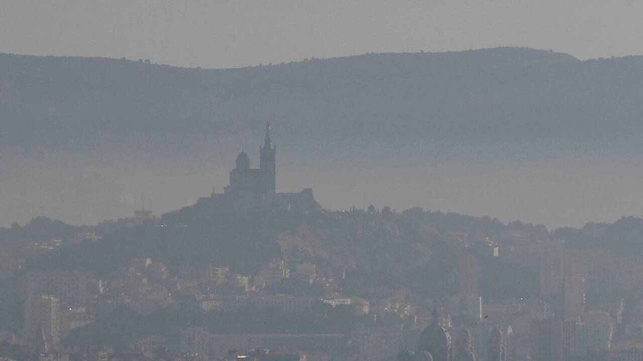 Les quartiers Nord de Marseille suffoquent de la pollution des bateaux