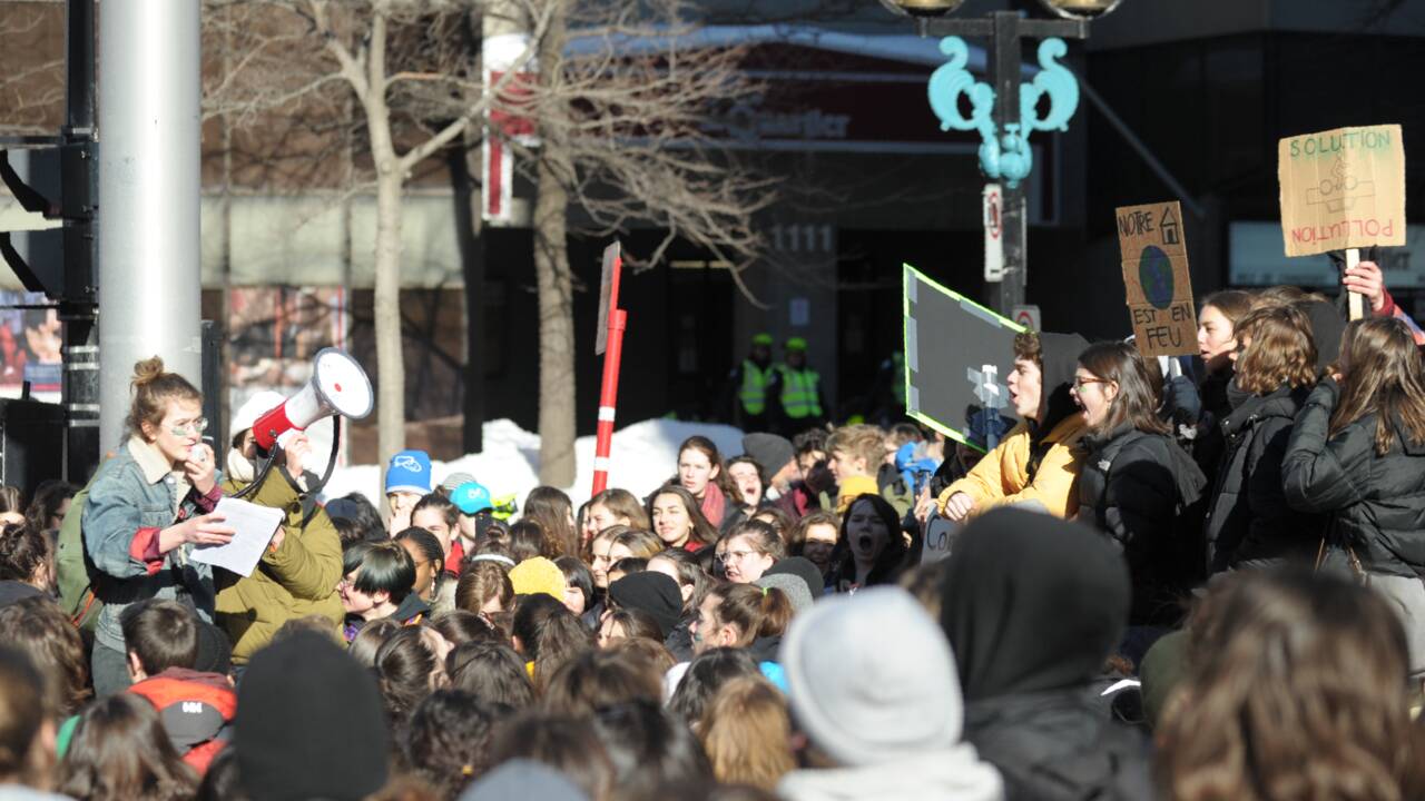 Canada: manifestation de lycéens pour le climat à Montréal