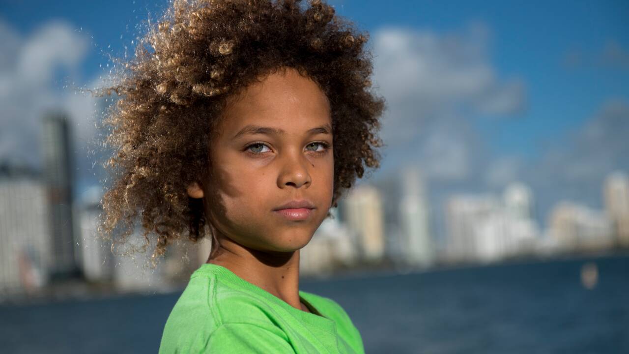 L'Atlantique monte et Levi, 11 ans, s'inquiète pour ses futurs enfants