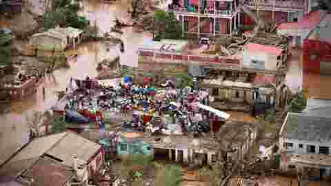 Cyclone en Afrique australe: des milliers encore à secourir