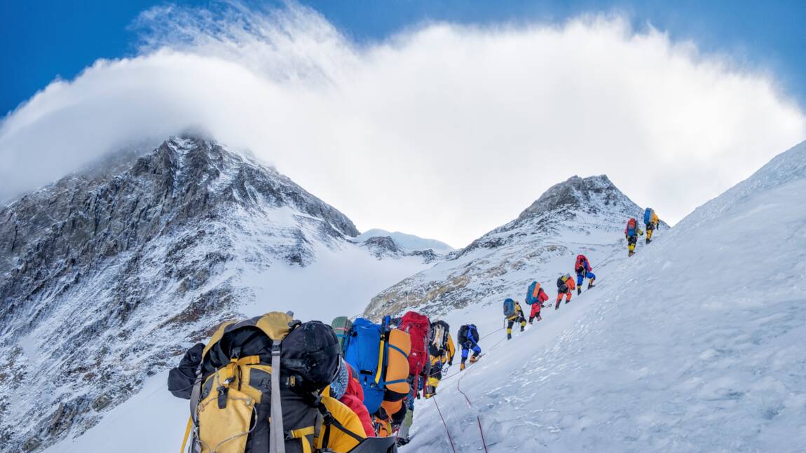 La fonte des glaces du Mont Everest dévoile les cadavres d'alpinistes