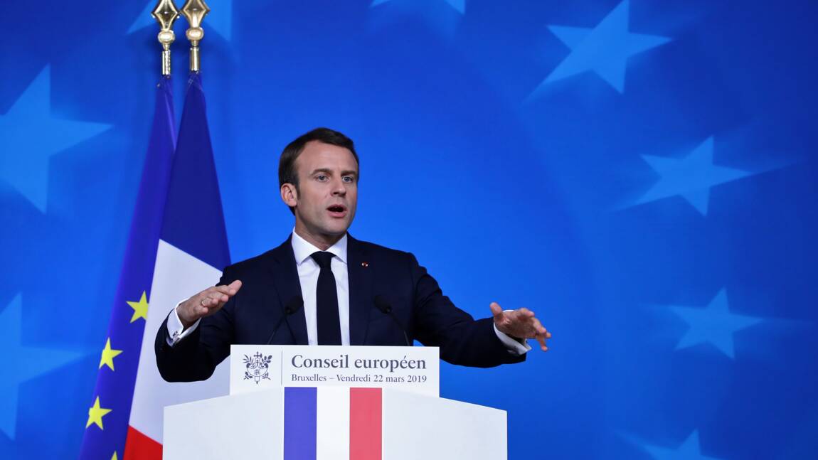 Sommet UE: Macron déplore "l'insuffisance" de la discussion sur le climat