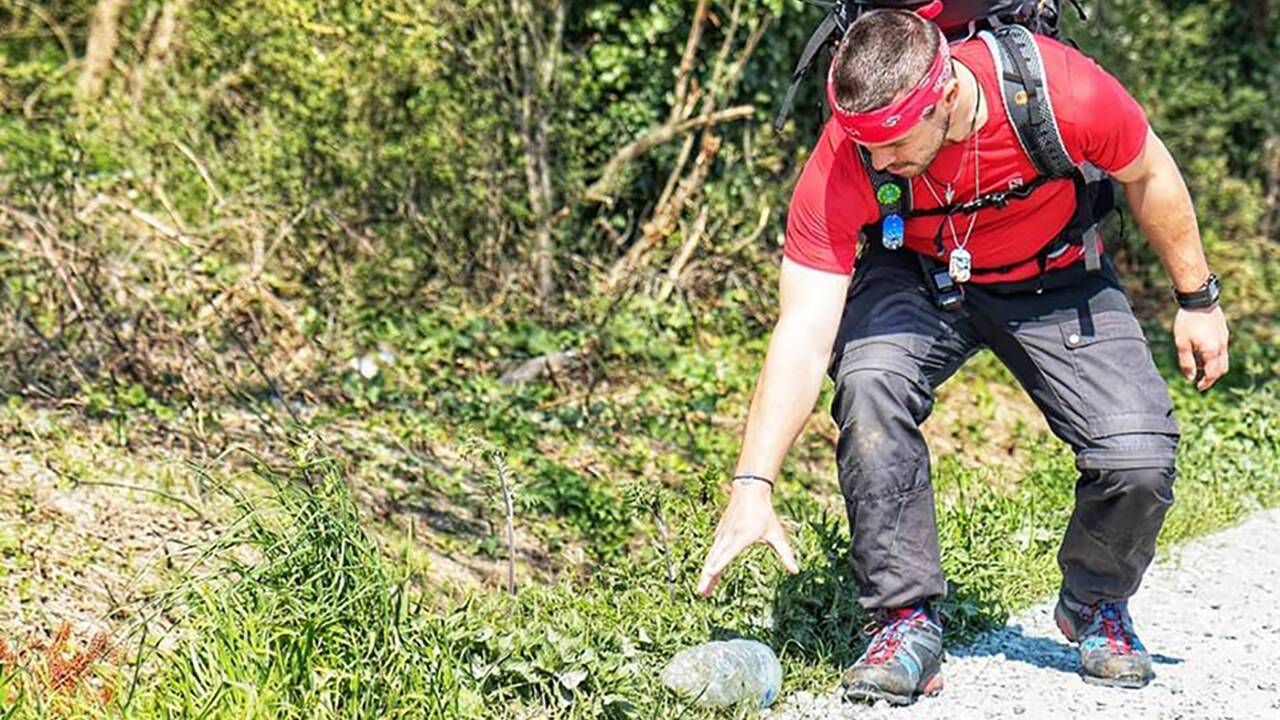 Ce jeune Français va parcourir 6000 km à pied à travers l'Europe en ramassant des déchets