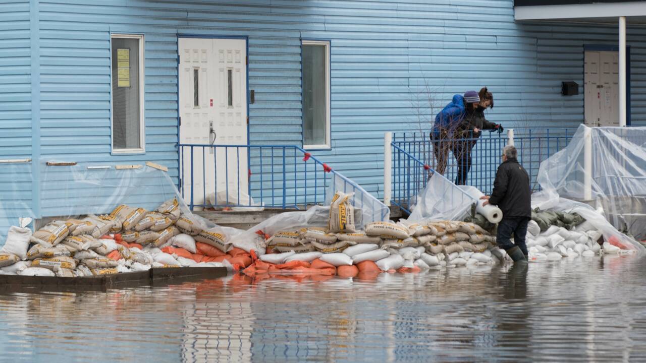 L'Est du Canada craint des inondations record, l'armée en renfort