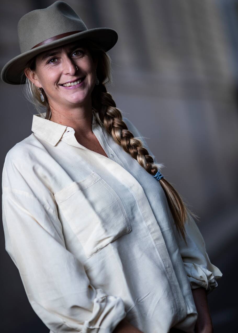 Une Française traverse l'Australie à cheval en solitaire pour sauver le brumby