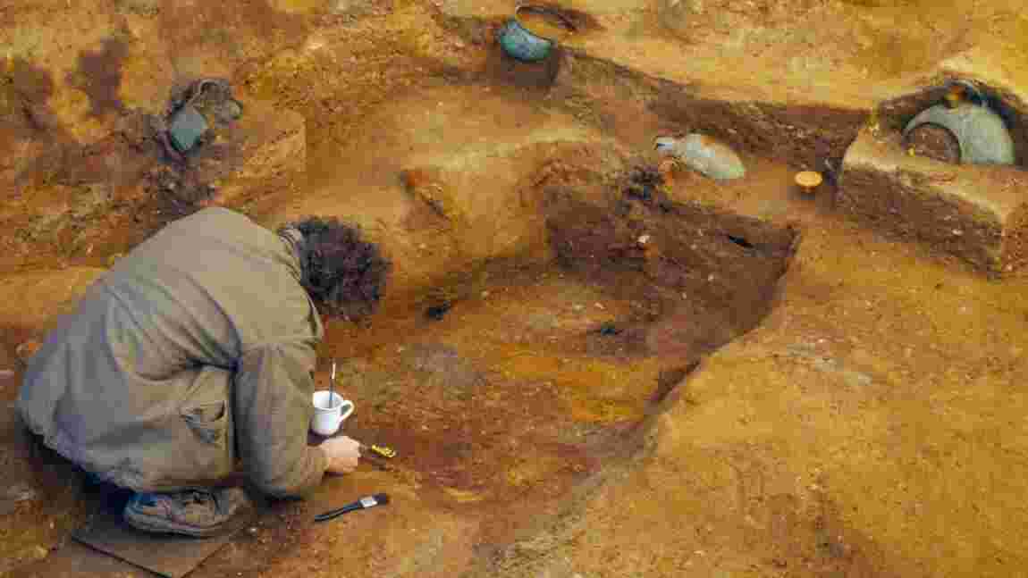 Une Mystérieuse Tombe Princière Découverte En Angleterre Fascine Les Archéologues Geofr 
