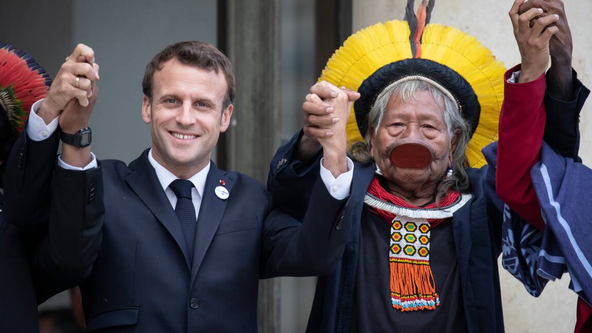 Macron reçoit le chef indien Raoni et l'assure du soutien de la France