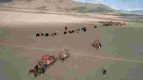 En pleine steppe mongole, nous avons suivi une famille nomade pendant la transhumance