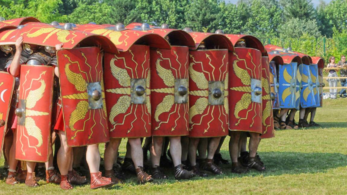 Tortue, tenaille, éperon… Les principales manœuvres des légionnaires romains